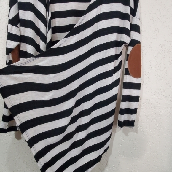 22nd By Balance Black White Striped Open Front Waterfall Cardigan Size Medium - Picture 4 of 9
